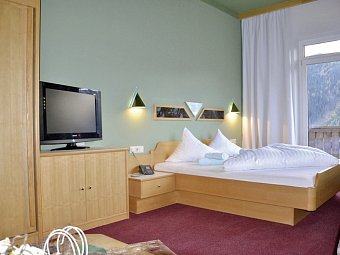Alpenfriede - Wohnbeispiel Doppelzimmer Talseite (Zimmercodierung DB2)