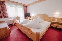 Alpenfriede - Wohnbeispiel Doppelzimmer Bergseite (Zimmercodierungen DB1 & DB7)