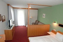 Alpenfriede - Wohnbeispiel Familienzimmer (Zimmercodierung FB2)