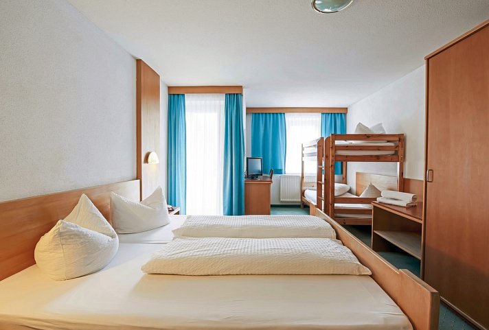 Tia Monte - Wohnbeispiel Familienzimmer (Zimmercodierung FB1)