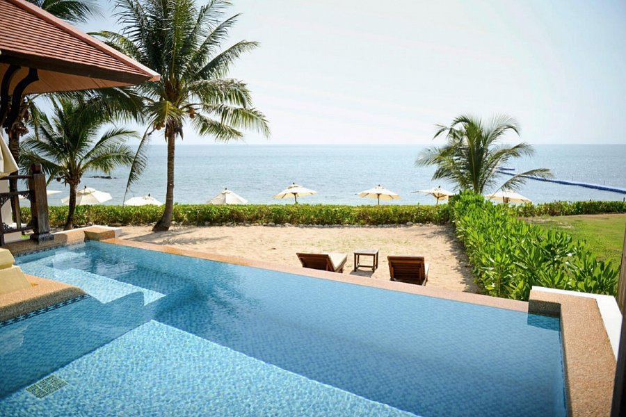 Rawi Warin Resort & Spa - Wohnbeispiel Beachfront Pool Villa (Zimmercodierung VBO)