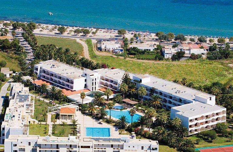 Tigaki Beach
