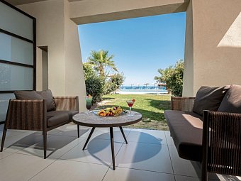 Astir Odysseus Resort & Spa - Wohnbeispiel Doppelzimmer Meerblick (Zimmercodierung D1M)