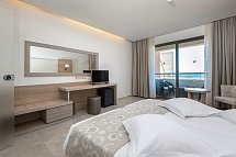 Astir Odysseus Resort & Spa - Wohnbeispiel Maisonette Meerseite Gemeinschafts-Pool (Zimmercodierung MBQ)