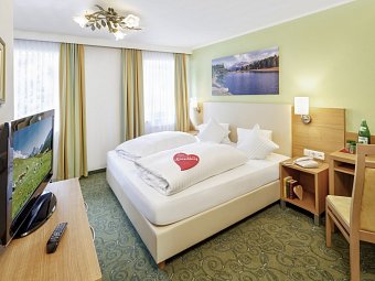 Familienhotel Hinteregger - Wohnbeispiel Doppelzimmer Kuschelnest (Zimmercodierung DG1)