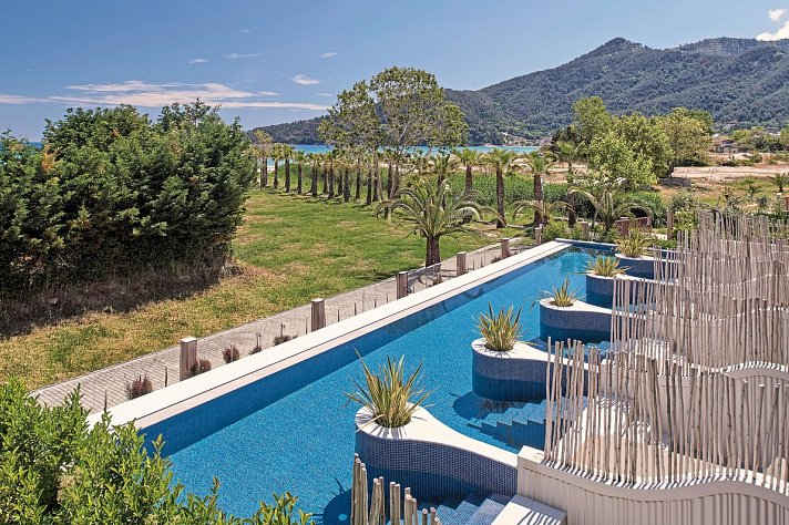 Alexandra Golden Boutique Hotel