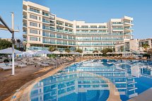 Vrissaki Beach Hotel