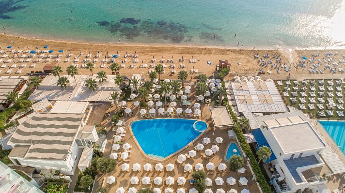 Vrissaki Beach Hotel