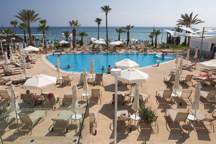 Vrissaki Beach Hotel