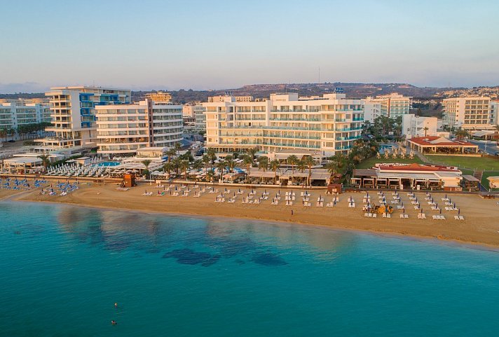 Vrissaki Beach Hotel