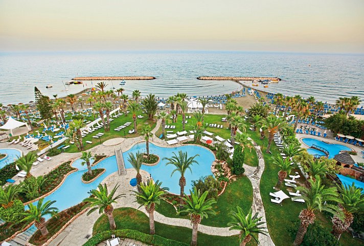 Sandy Beach Hotel & Spa