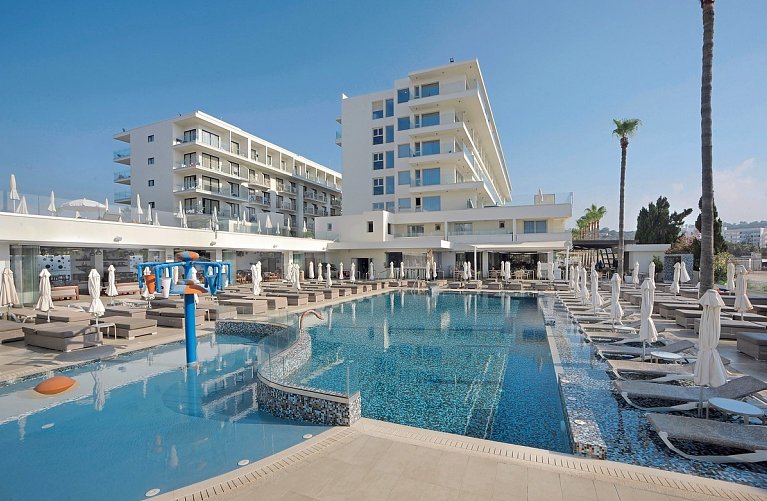 Nelia Beach Hotel