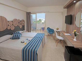 Nelia Beach Hotel - Wohnbeispiel Doppelzimmer Landblick (Zimmercodierung DBL)
