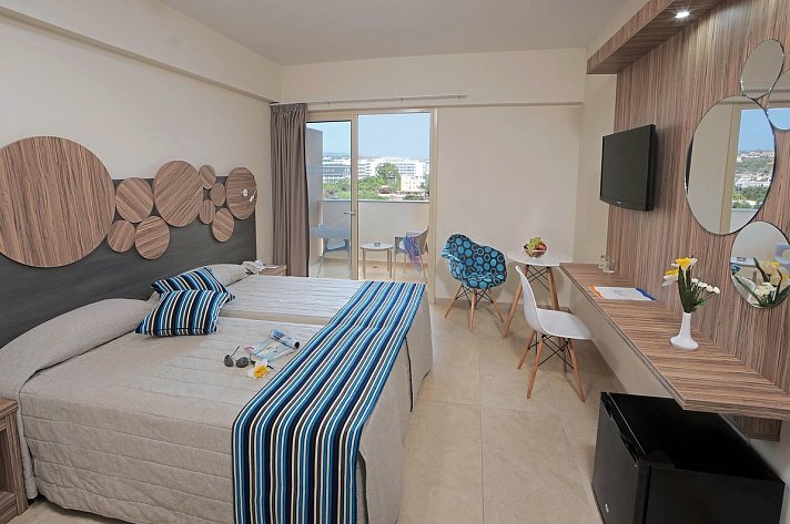 Nelia Beach Hotel
