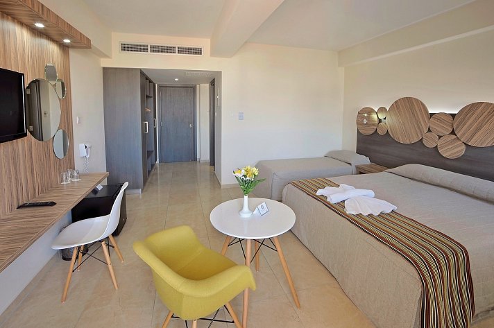 Nelia Beach Hotel