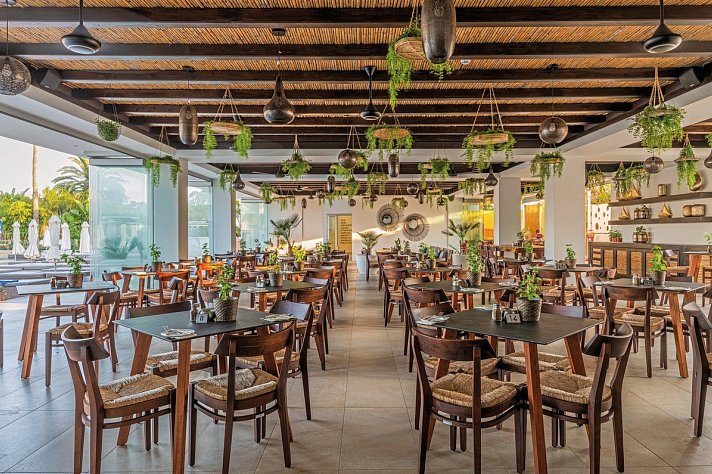 Nelia Beach Hotel