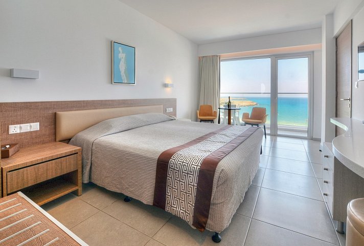 Vassos Nissi Plage Hotel - Wohnbeispiel Doppelzimmer (Zimmercodierungen DBL, DBN & DBM)