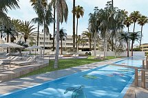 Abora Catarina by Lopesan Hotels - Wohnbeispiel Terrasse Familienpool (Zimmercodierung FB2)