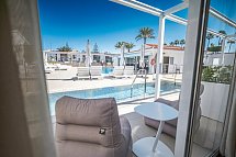 HL Miraflor Suites - Beispiel Terrasse Juniorsuite Swim up 18Plus (Zimmercodierung J1Q)