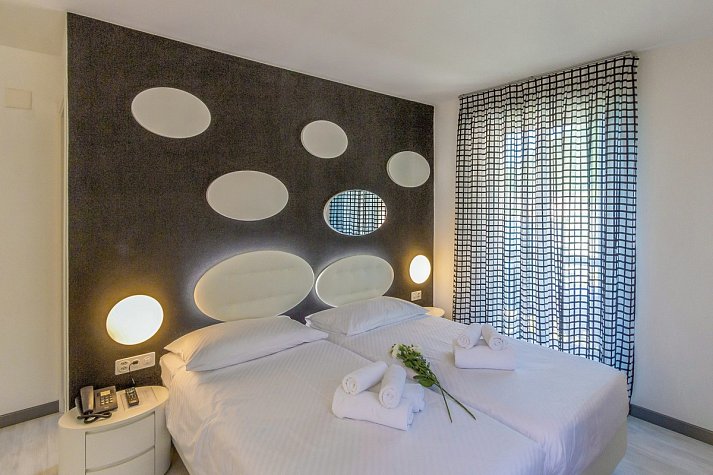 Hotel Riviera - Wohnbeispiel Doppelzimmer (Zimmercodierungen DB1 & DF1)