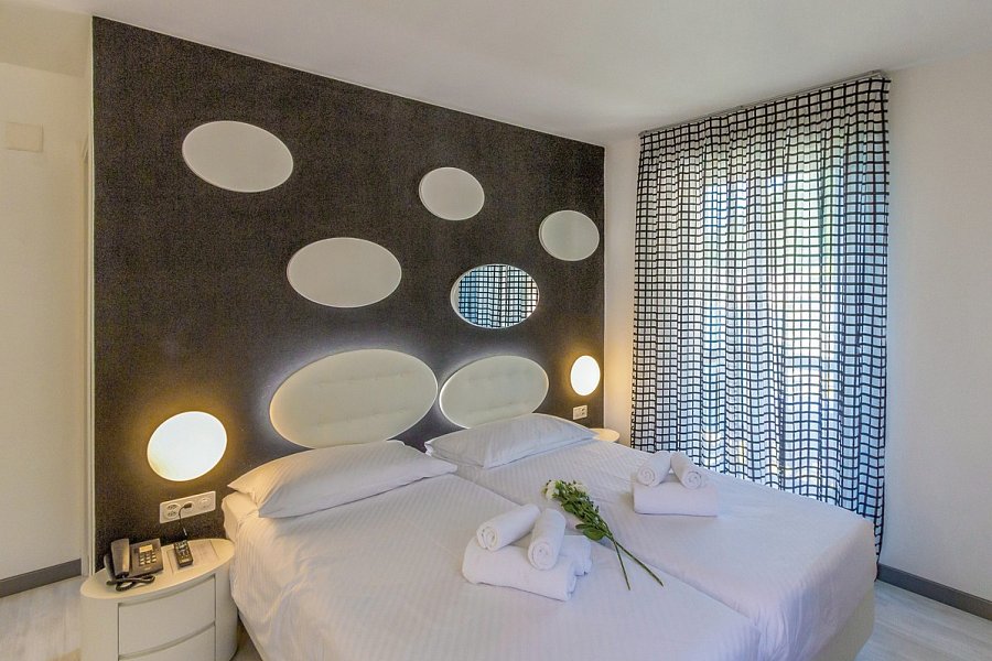 Hotel Riviera - Wohnbeispiel Doppelzimmer (Zimmercodierungen DB1 & DF1)