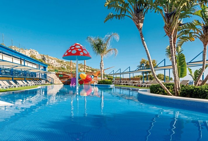 Royal Son Bou Family Club