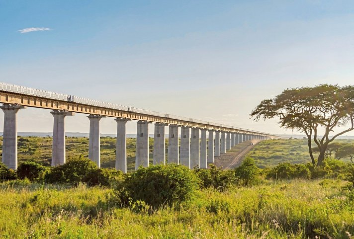 Die große Kenia Safari - Viadukt der Bahnstrecke Nairobi Mombasa