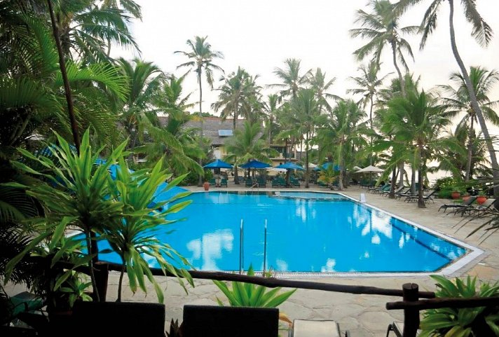 Bahari Beach Hotel