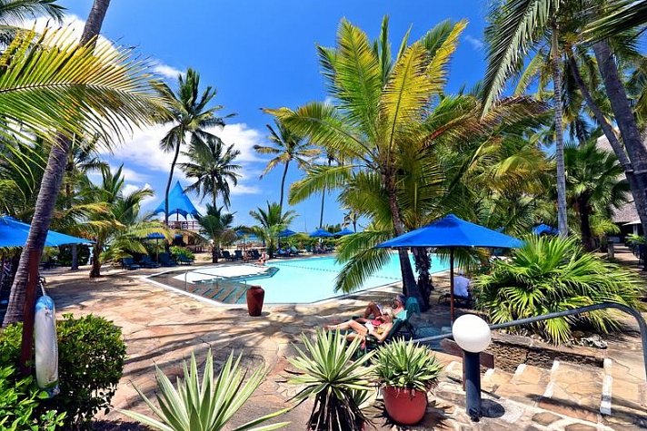 Bahari Beach Hotel