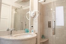 Royal - Wohnbeispiel Doppelzimmer (Bad) (Zimmercodierungen DE1, DB1, DBI, DS1 & DSI)