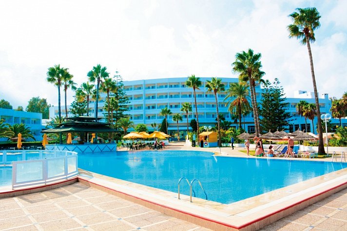 Club Tropicana & Spa