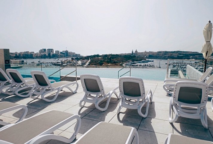 Grands Suites Hotel Residences & Spa