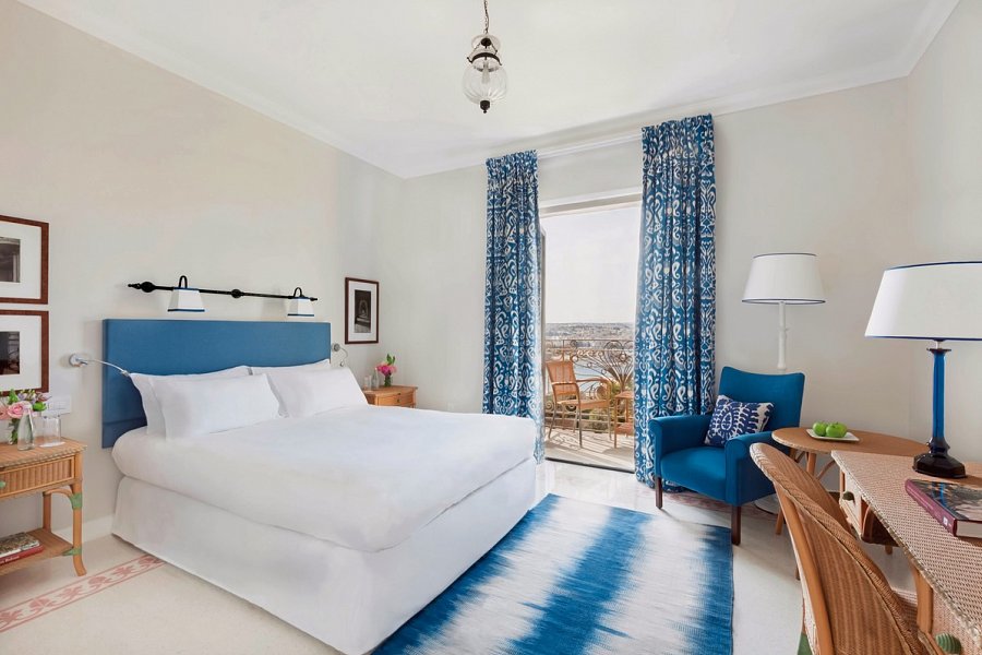 The Phoenicia Hotel - Wohnbeispiel Doppelzimmer Deluxe (Zimmercodierung DDM)