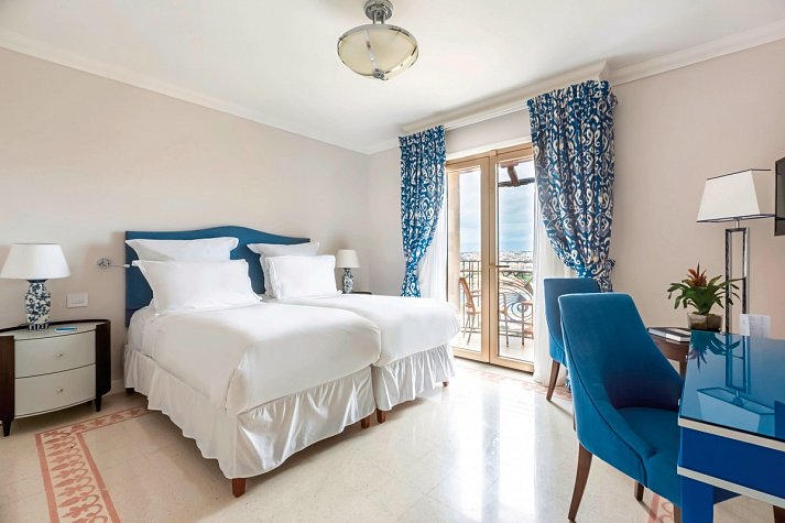 The Phoenicia Hotel - Wohnbeispiel Doppelzimmer Deluxe (Zimmercodierung DDM)