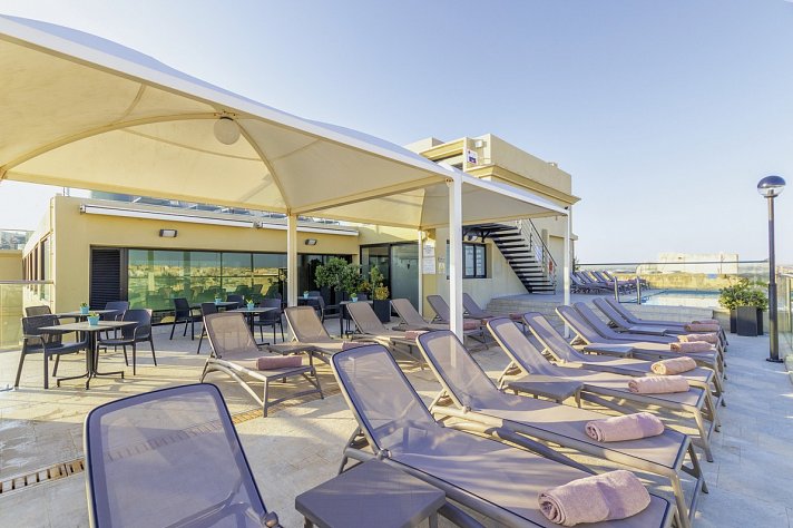 AX Victoria Hotel