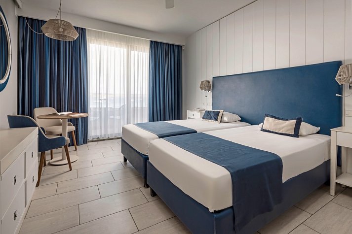 db Seabank Hotel & Spa - Wohnbeispiel Doppelzimmer Meerblick (Zimmercodierung DBM)