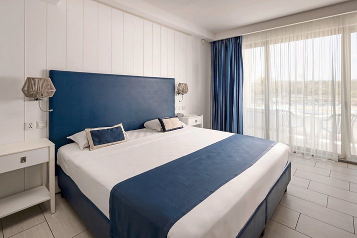 db Seabank Hotel & Spa - Wohnbeispiel Doppelzimmer Poolblick (Zimmercodierung DBP)