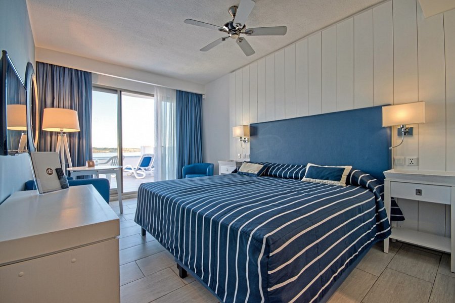 db Seabank Hotel & Spa - Wohnbeispiel Doppelzimmer Meerblick mit Terrasse (Zimmercodierung D1M)