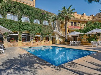 Cornucopia Hotel