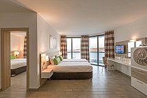 AX Odycy - Wohnbeispiel Familienzimmer Meerblick (Zimmercodierung FBM)