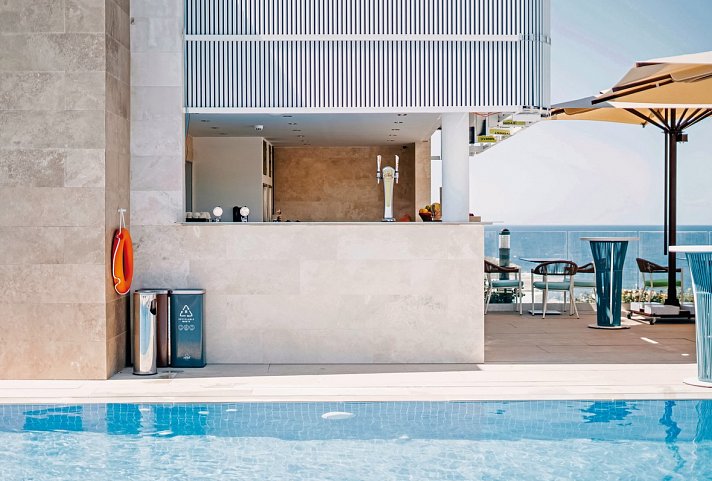 Reef Hotel & Spa