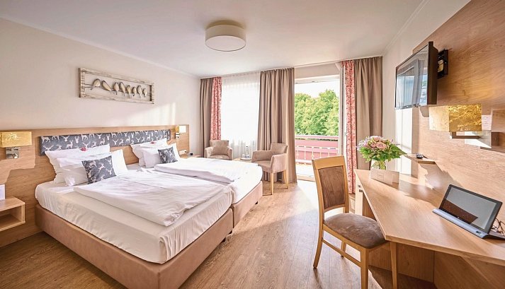 Ströbinger Hof - Therme Wellness Resort - Wohnbeispiel Doppelzimmer Schloßsee (Zimmercodierung DF1)