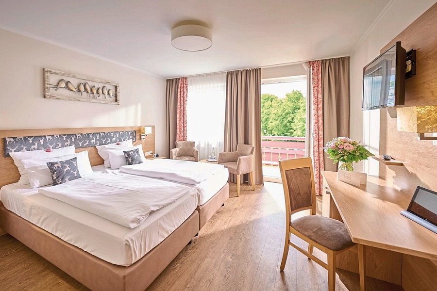 Ströbinger Hof - Therme Wellness Resort - Wohnbeispiel Doppelzimmer Schloßsee (Zimmercodierung DF1)