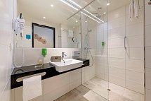 ibis Styles Bad Reichenhall - Wohnbeispiel Bad Doppelzimmer Komfort (Zimmercodierung DF1)