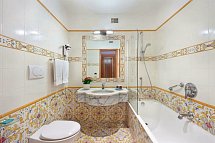 Grand Hotel President - Beispiel Bad Doppelzimmer Superior Meerblick (Zimmercodierung DSM)