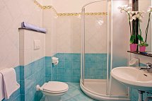 Cleopatra - Beispiel Bad Doppelzimmer (Zimmercodierungen DB1 & DP1)