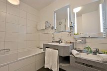 Sonnenhotel Bayerischer Hof - Beispiel Bad Appartement 1 Schlafzimmer Komfort (Zimmercodierung AF2)