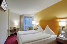 Parkhotel CUP VITALIS - Wohnbeispiel Doppelzimmer Standard Balkon (Zimmercodierung DG1)