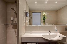 Parkhotel CUP VITALIS - Beispiel Bad Doppelzimmer Komfort Balkon (Zimmercodierung DF1)