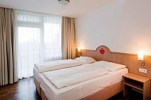 Rhön Park Aktiv Resort - Wohnbeispiel Familienappartement Standard (Zimmercodierungen AG1, AG2, AB8 & AB9)